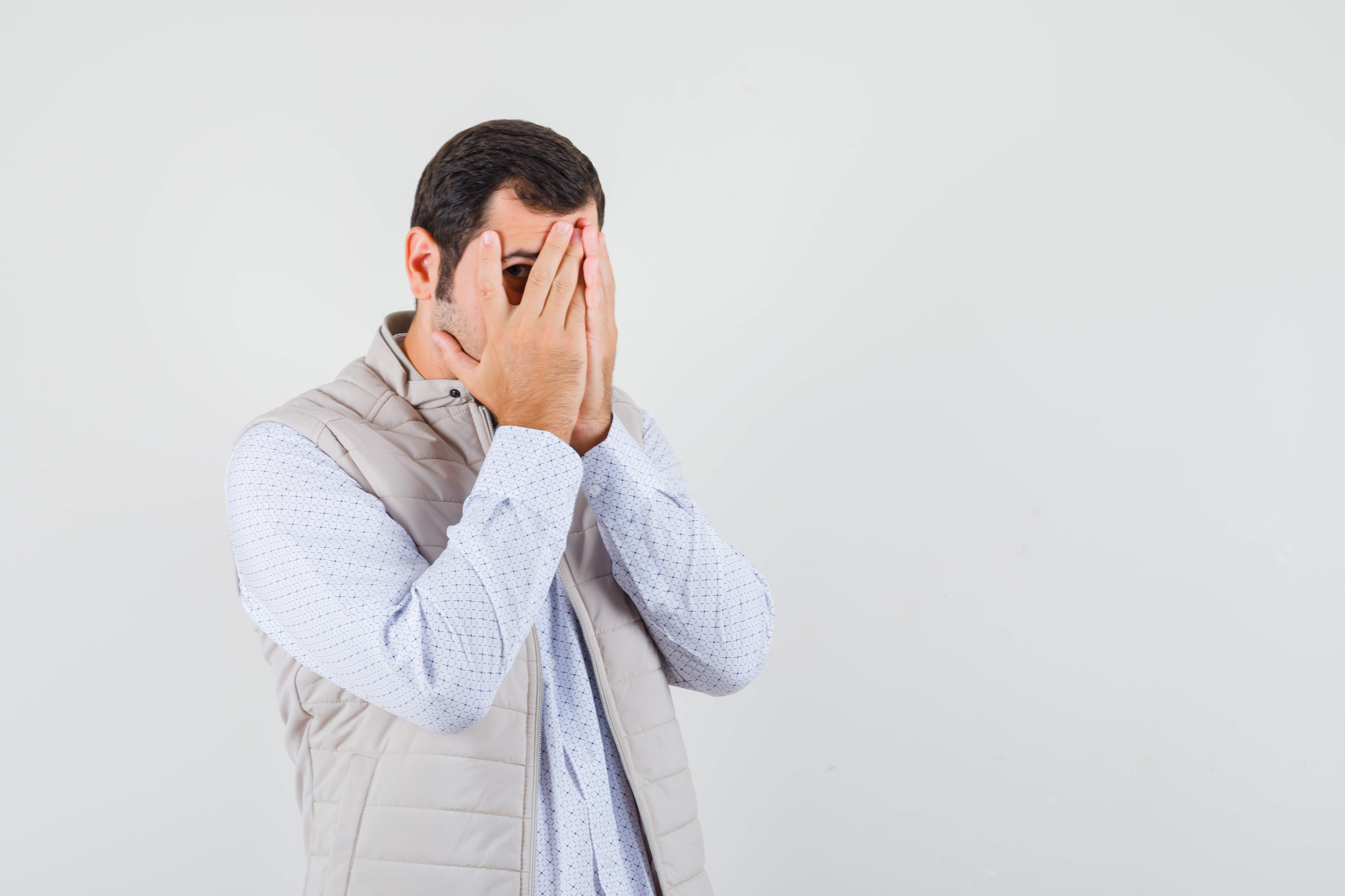 El temor a ser juzgado: claves para comprender la ansiedad social